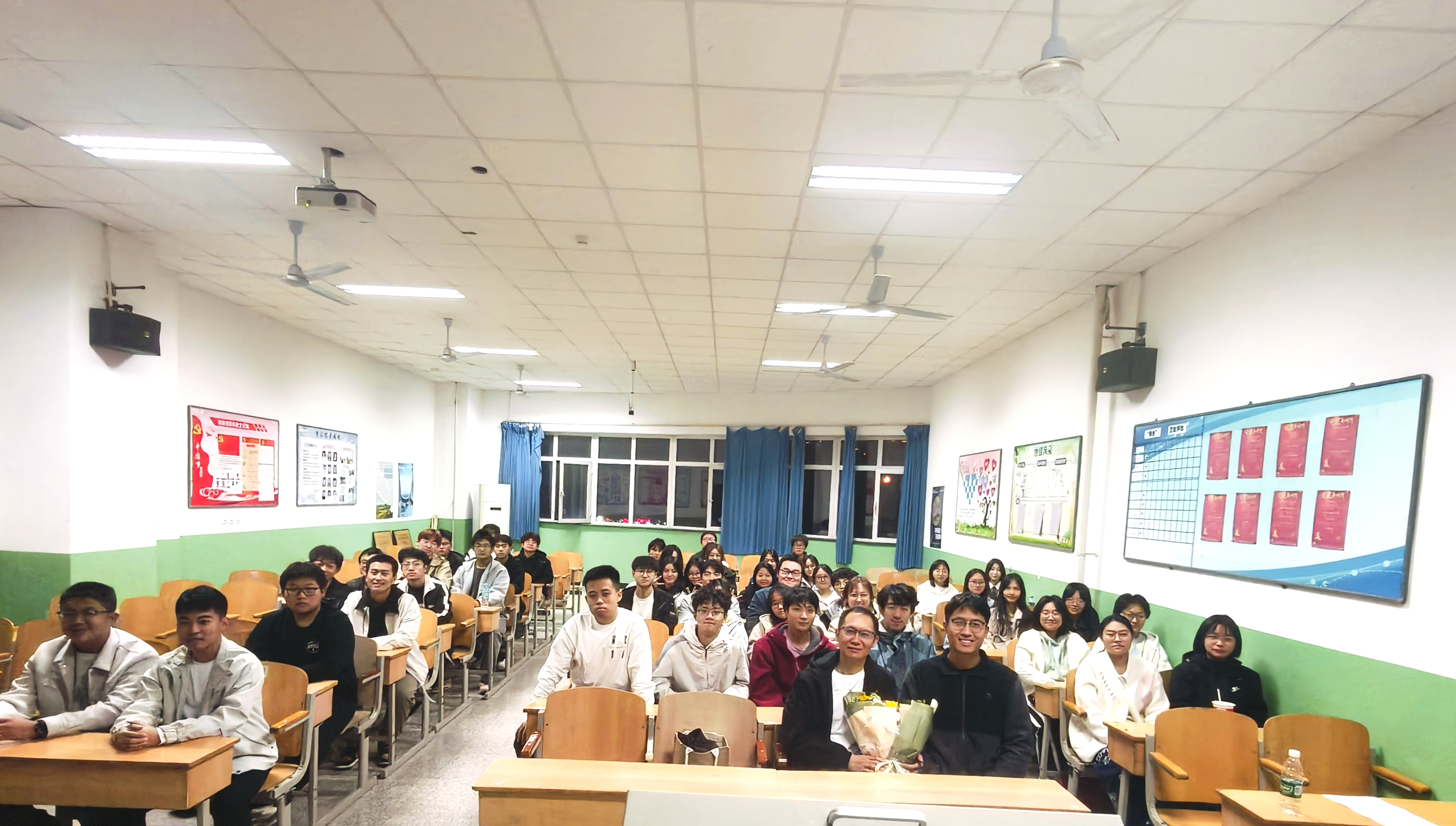 1762735948892064437.jpg 1762735948892064437.jpg